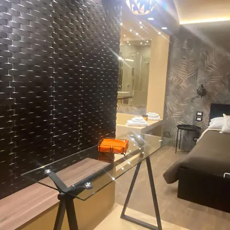 Montesantogroup شقة نابولي